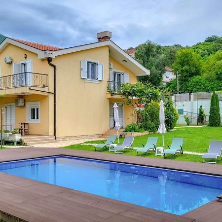 Villa, Pool And Relax For 12 Persons Kuti Ngoại thất bức ảnh